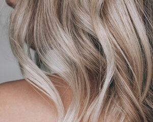 Haarschnitt 15+ - mittellanges Haar